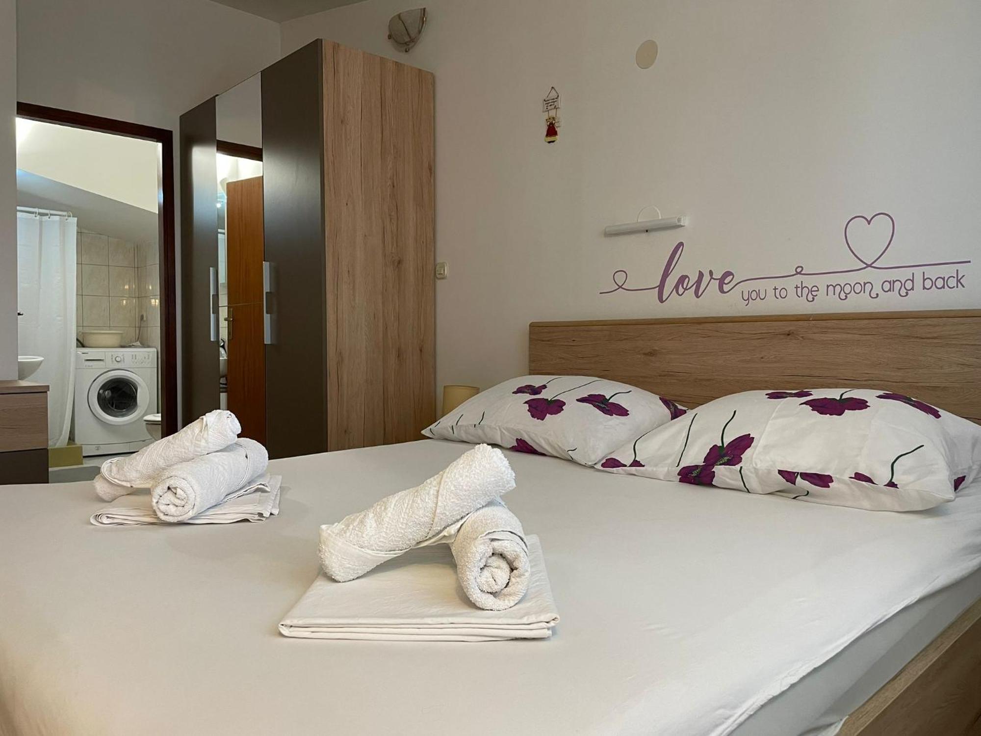 Apartments Meri Vodice Luaran gambar