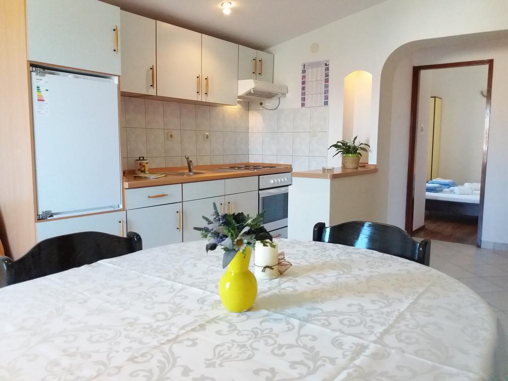 Apartments Meri Vodice Luaran gambar