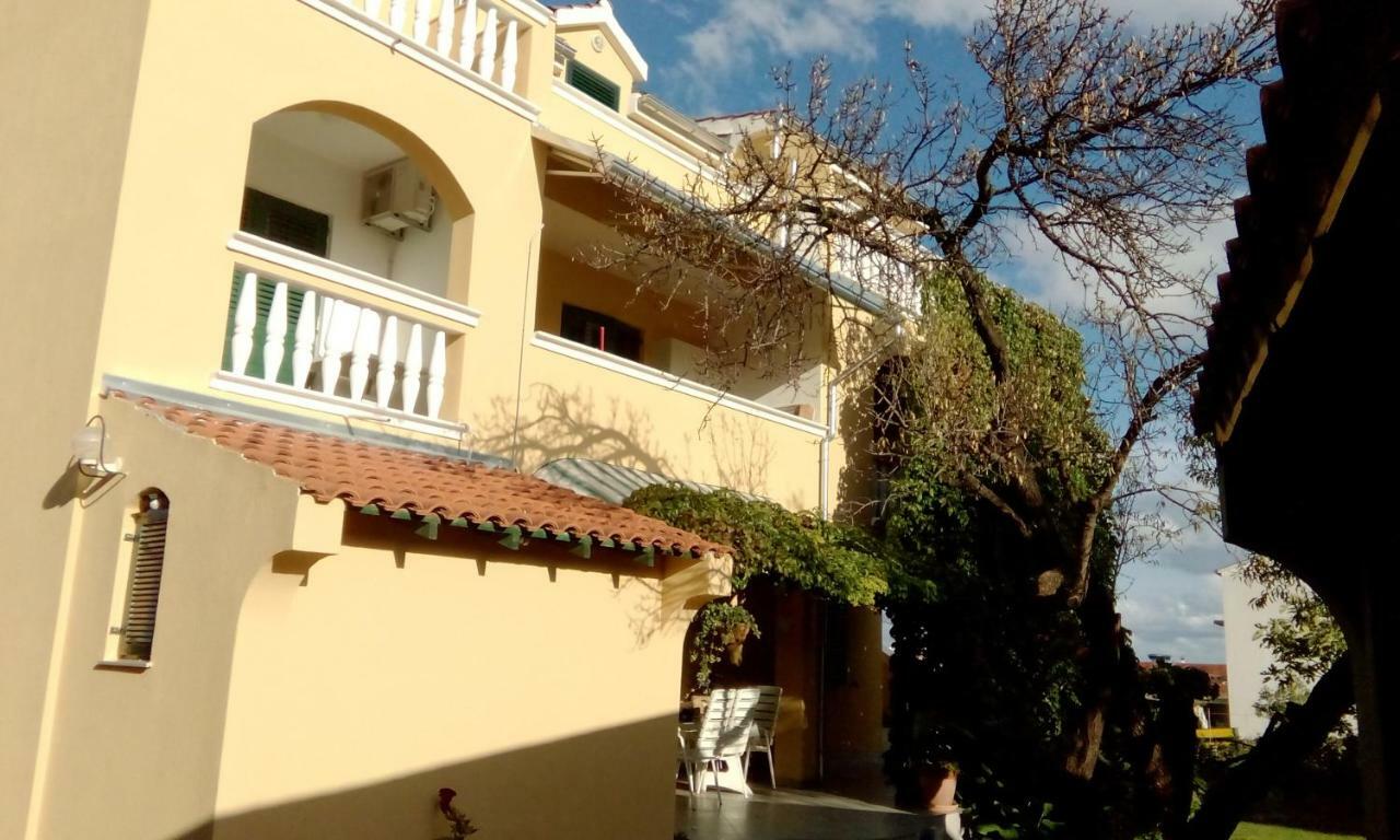 Apartments Meri Vodice Luaran gambar