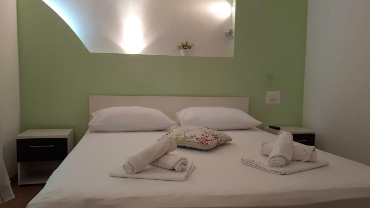 Apartments Meri Vodice Luaran gambar