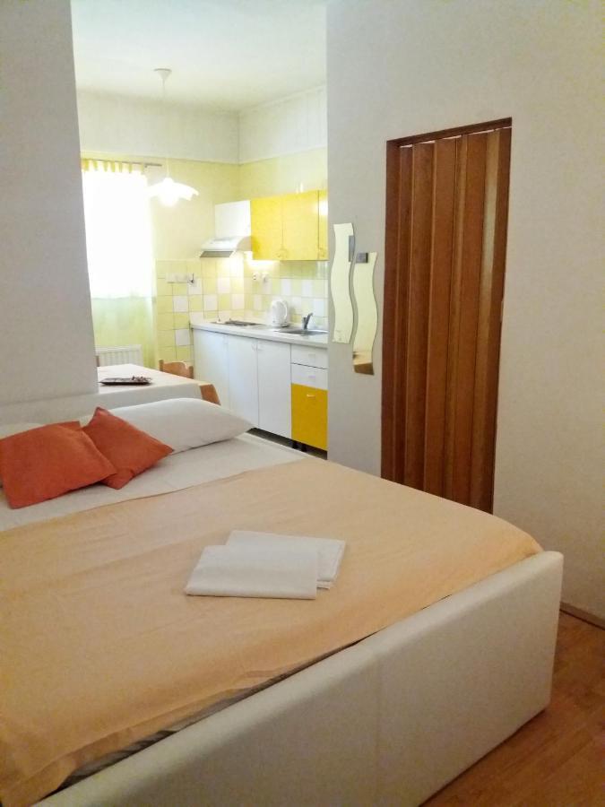 Apartments Meri Vodice Luaran gambar